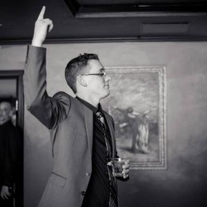 Meet your Posher, Wach